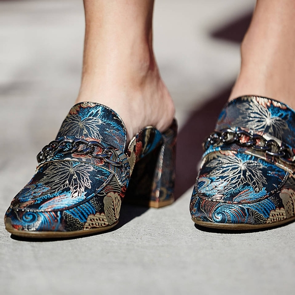 enzo angiolini gilian mule